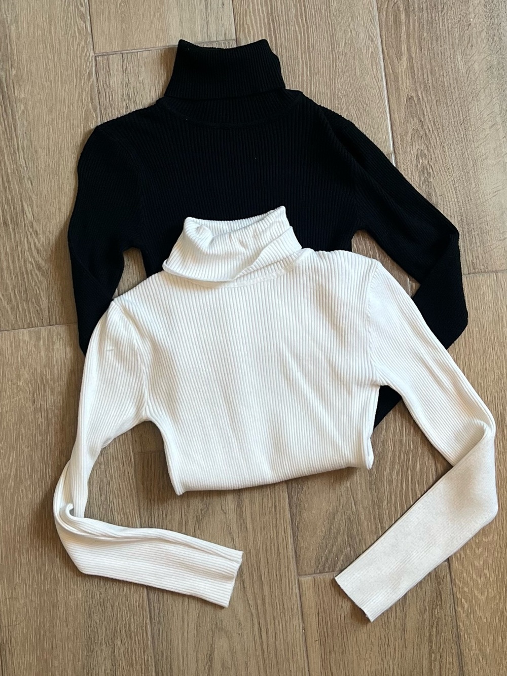 Black and White Ribbed Turtleneck Long Sleeve Sweaters